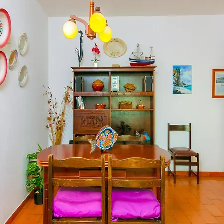 A06 - Seaview 1 Bed *