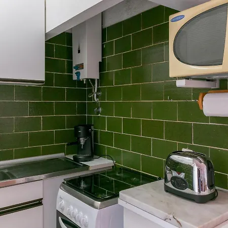 A06 - Seaview 1 Bed *