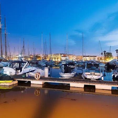 A06 - Seaview 1 Bed * Luz